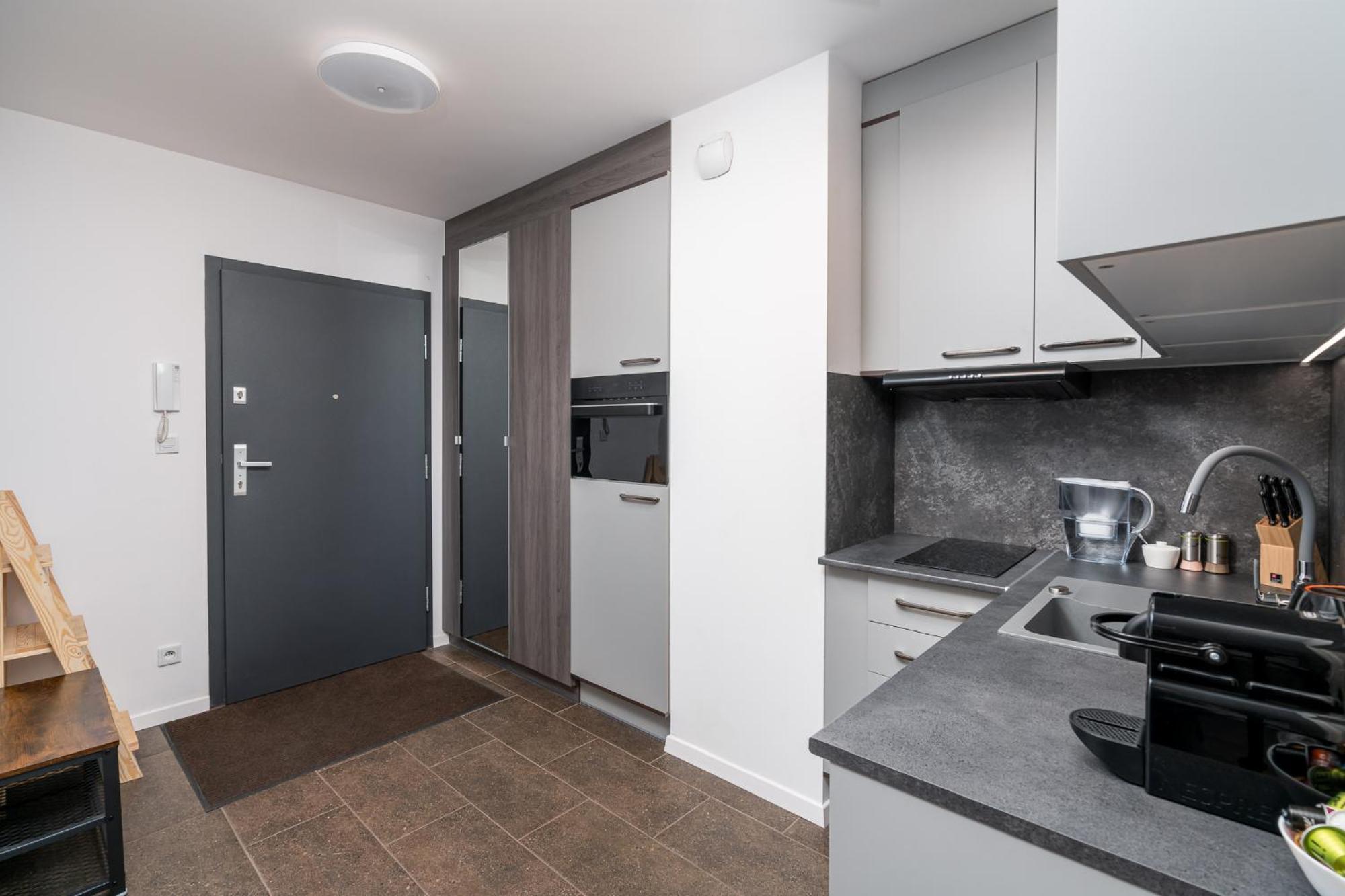 Apartwro 3Th - Apartament Przy Dworcu Glownym Pkp, Balkon, Garaz, Rowery Wroclaw Exterior photo